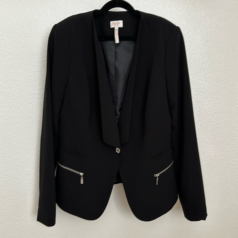 Laundry by Shelby Segal black blazer